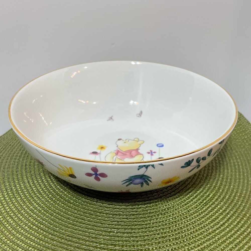 Disney Winnie the Pooh with Flowers Serving Bowl NWT